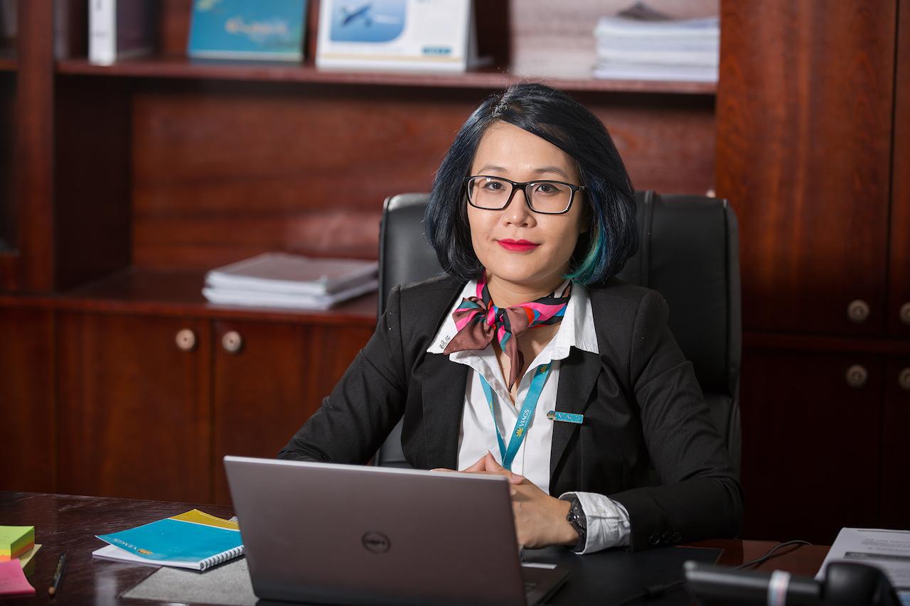 Alt text: Các chuyên gia đang thực hiện khảo sát địa chất công trình bằng thiết bị hiện đại để đảm bảo an toàn cho hạ tầng giao thông